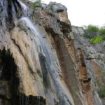Освежаваща разходка до водопад Добравишка скакля и пещера Говедарника