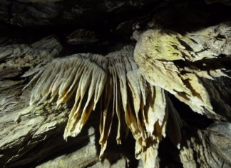 Дяволското гърло и Ягодинската пещера