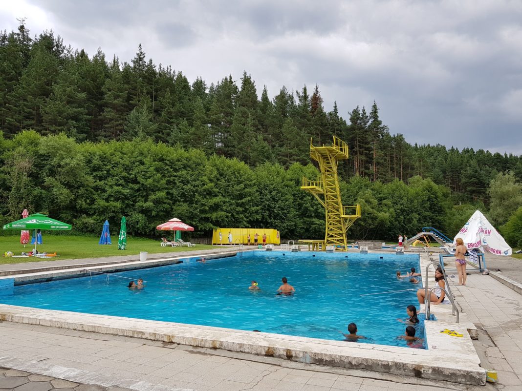 Минералните извори в и около Елешница - Деца на планина