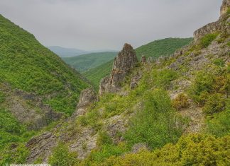 Каньонът на река Шегава + 360 VR видео Каньонът на река Шегава