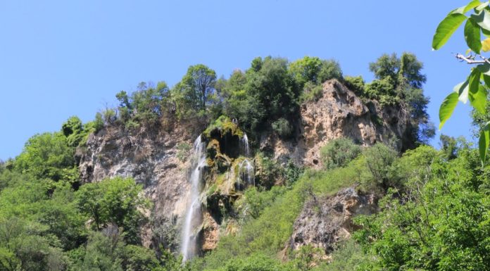 С влак до водопад Полска скакавица