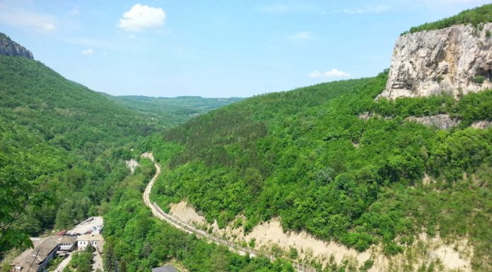 Дряновската екопътека и пещерата бачо Киро