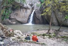 Еменската екопътека и водопадът Момин скок през пролетта