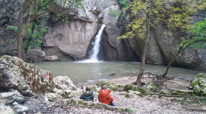 Еменската екопътека и водопадът Момин скок през пролетта