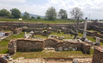 Никополис ад Нестум и вековните чинари в Гърмен