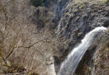 До водопад Щрокалото край Добърско водопад Щрокалото