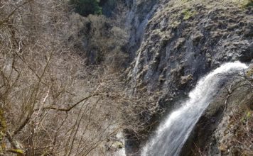 До водопад Щрокалото край Добърско водопад Щрокалото
