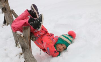 Заледеният водопад Варовитец и зимен кеф по екопътеката