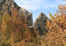 Черепишките скали и Черепишки манастир