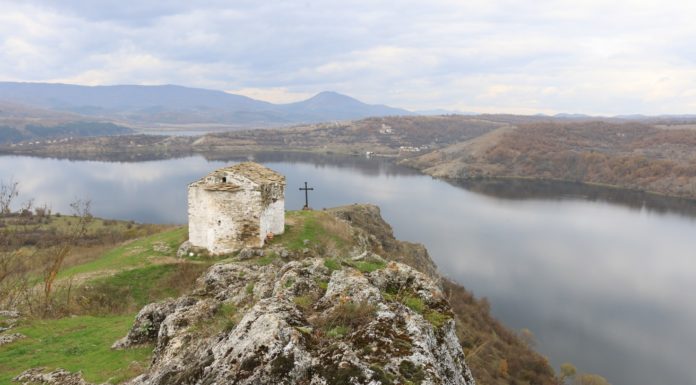 Параклис „Св. Йоан Летни, край язовир Пчелина