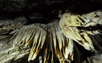 Дяволското гърло и Ягодинската пещера