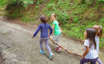 Преходи с деца – 16 игри за добро настроение