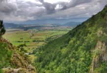 Забележителности край Добринище – местността „Св. Никола“ Забележителности край Добринище