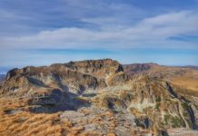 Върхове, сипеи, улеи и езера в Мальовишкия дял на Рила