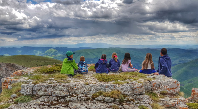 До скален феномен Столо по „детския улей“ – дебютно премиване скален феномен Столо