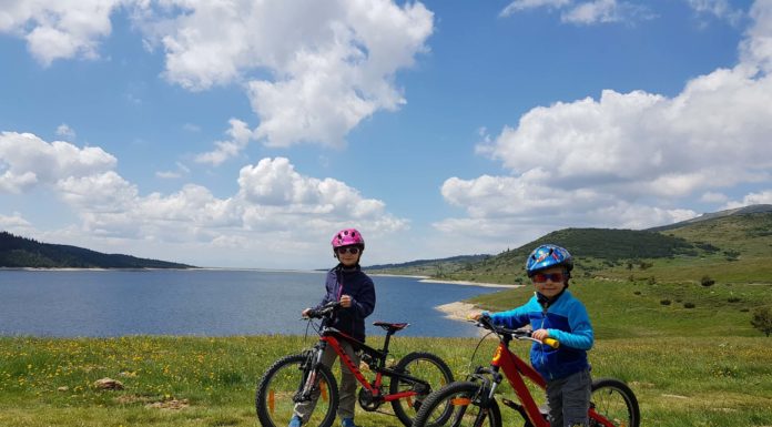Велообиколка на язовир Белмекен – перфектното място за деца и начинаещи байкъри