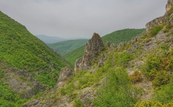 Каньонът на река Шегава + 360 VR видео Каньонът на река Шегава