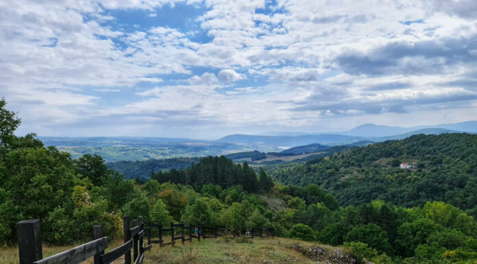 Екопътека „Поглед към девет планини“ и връх Сирищнишка рудина екопътека Поглед към девет планини